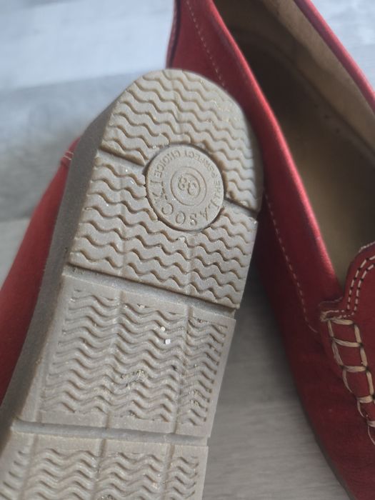 Skórzane buty Lasocki 38