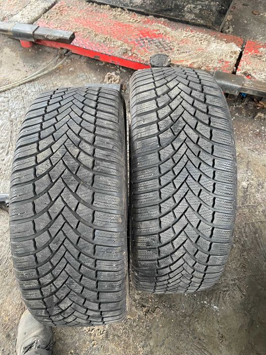 225/50R18 Dwie używane opony zimowe Bridgestone