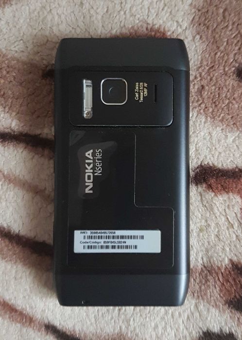 NOKIA N8 * full komplet * oryginalne folie * stan IDEALNY