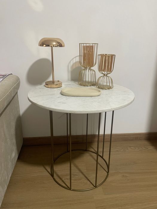 Mesa de apoio em mármore