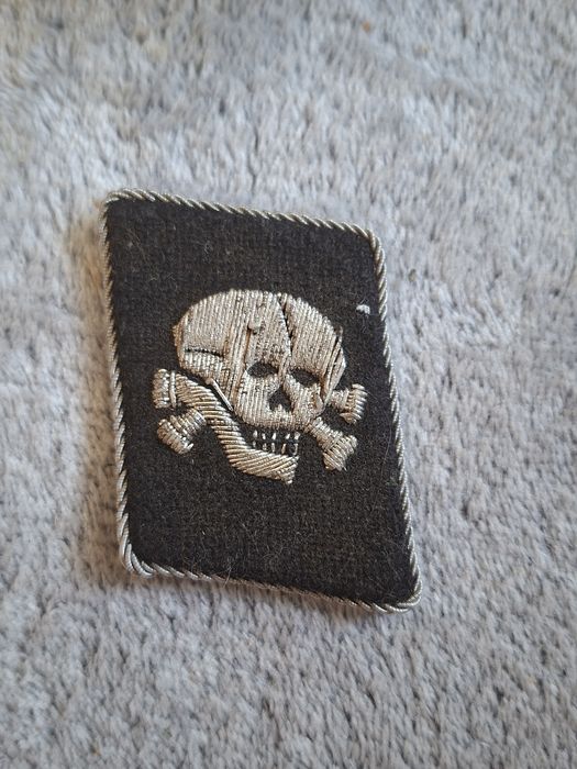 Patki oficera dywizji "totenkopf"