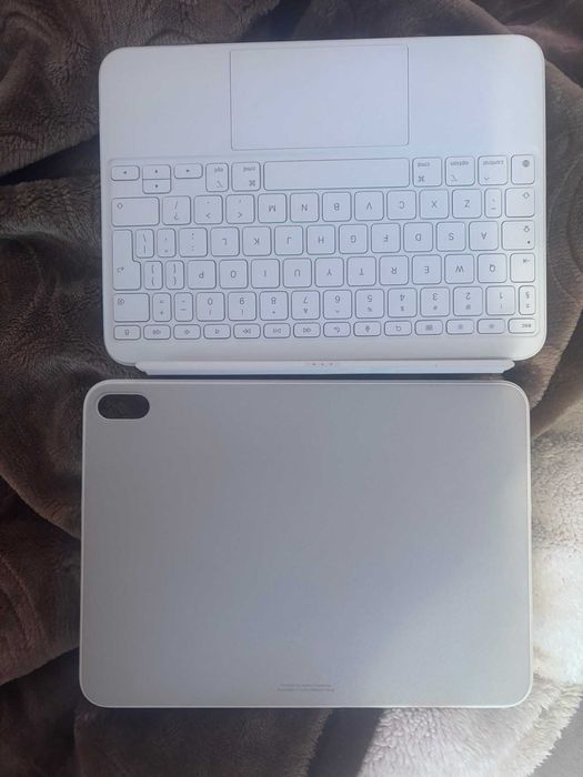 Apple Magic Keyboard Folio klawiatura do iPada