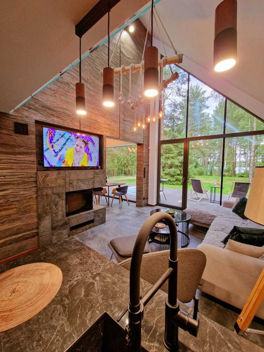 Dom do wynajęcia z jacuzzi, prywatną plażą i pomostem