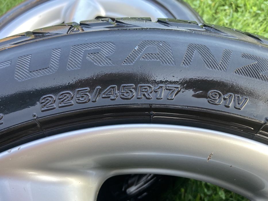 Bridgestone 225 45 r17