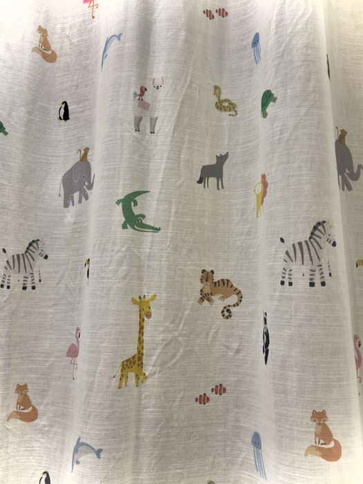 Cortinas infantis com animais — como novas
