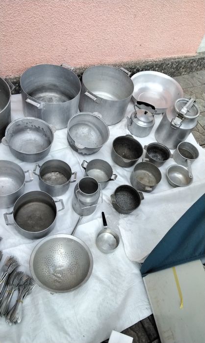 Кастрюля алюминевая.