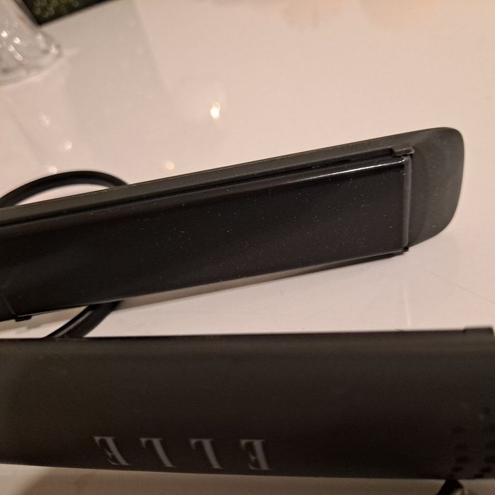 Prostownica do włosów elle