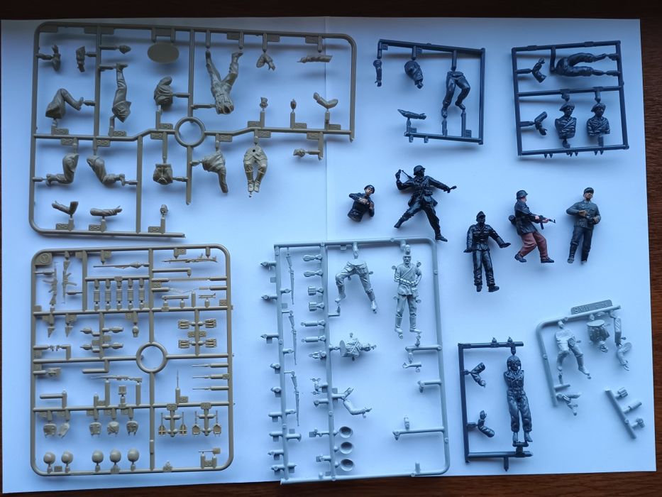 Figurki Tamiya Italeri Adacmey  1:35 Niemcy Wehrmacht SS