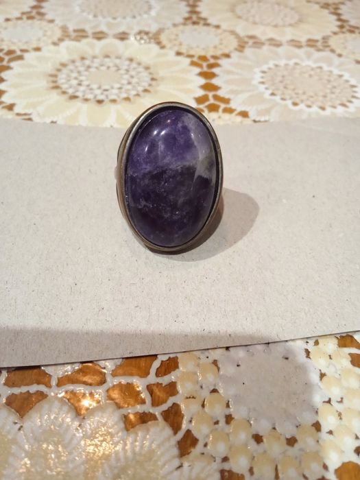 Продам каблучку з аметістом.
