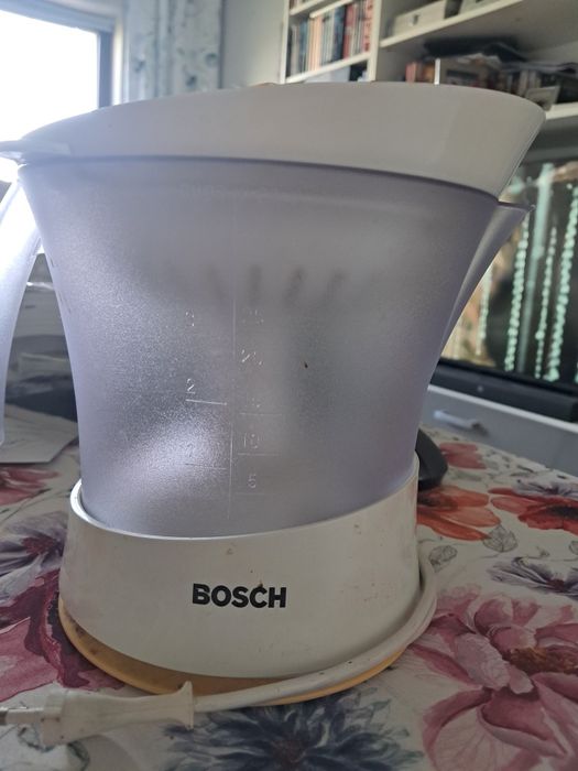 Elektryczna wyciskarka do cytrusów Bosch