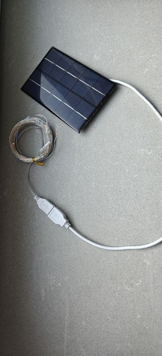 Panel słoneczny że swiatelkami