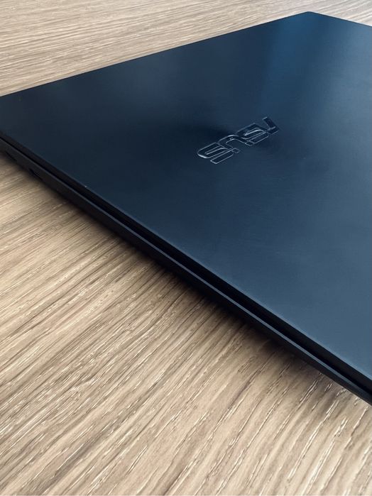 Asus ZenBook 14 || 8GB RAM : 512GB SSD |