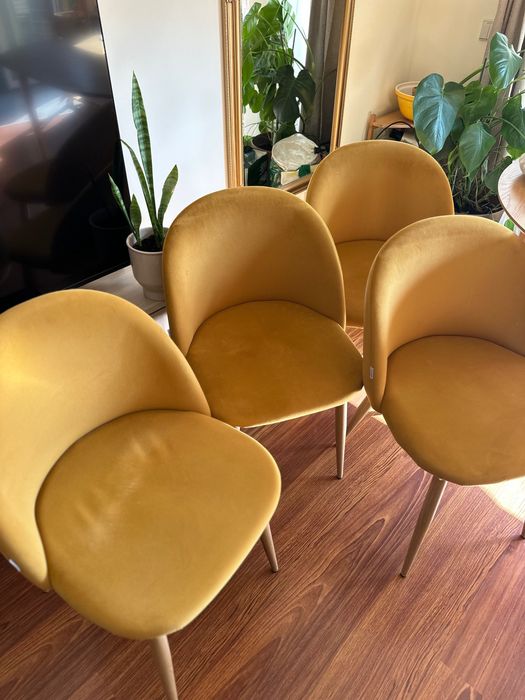 4 cadeiras Sklum amarelo veludo