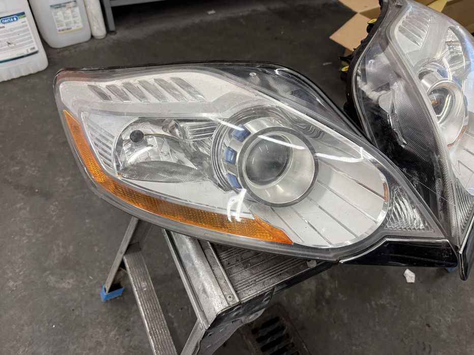 Lampa Prawa+Lewa Ford Kuga MK1 Soczewka uszkodzone