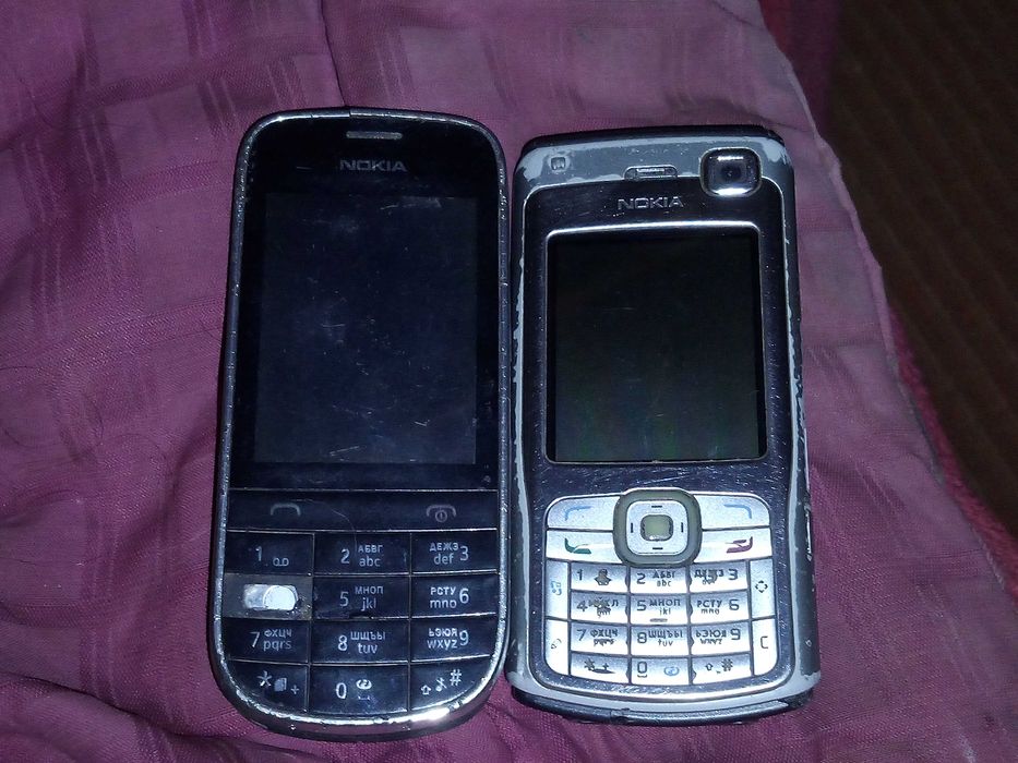 Продам сенсорный телефон самсунг