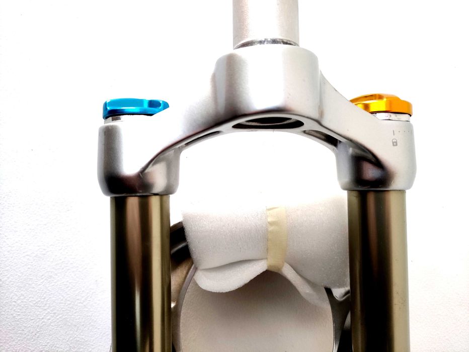 NOWY Lekki Amortyzator MTB koło 28/29" 1 i 1/8 cala DISC Blokada