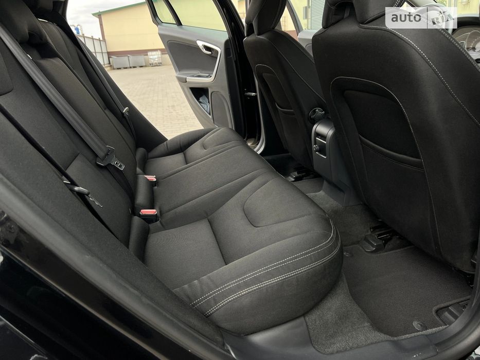 Volvo V60  2.0D 5 циліндрів