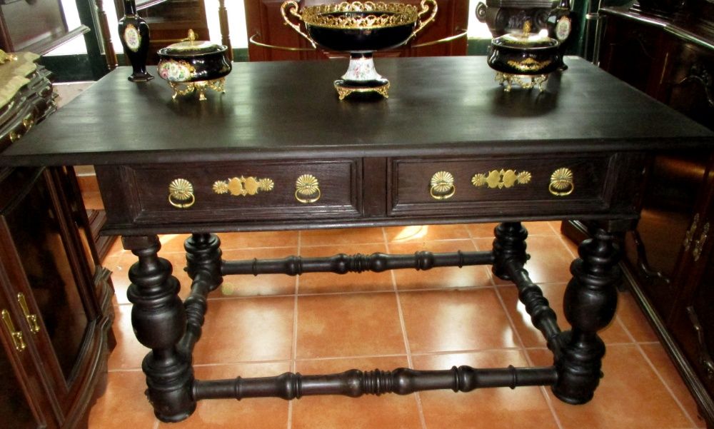 Buffet mesa antiga