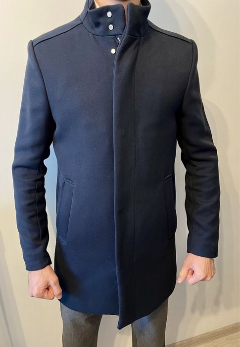 Стильне чоловіче пальто