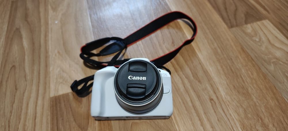 Aparat Canon eos R50