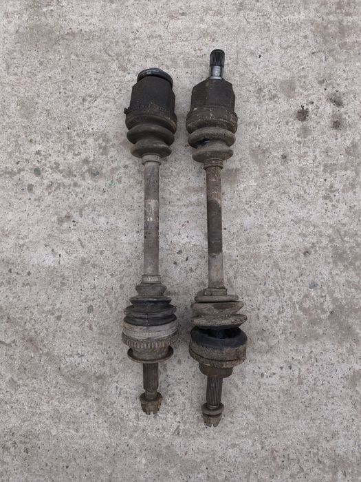 Продам передние полуоси на hyundai santa fe 1 2.4 бензин