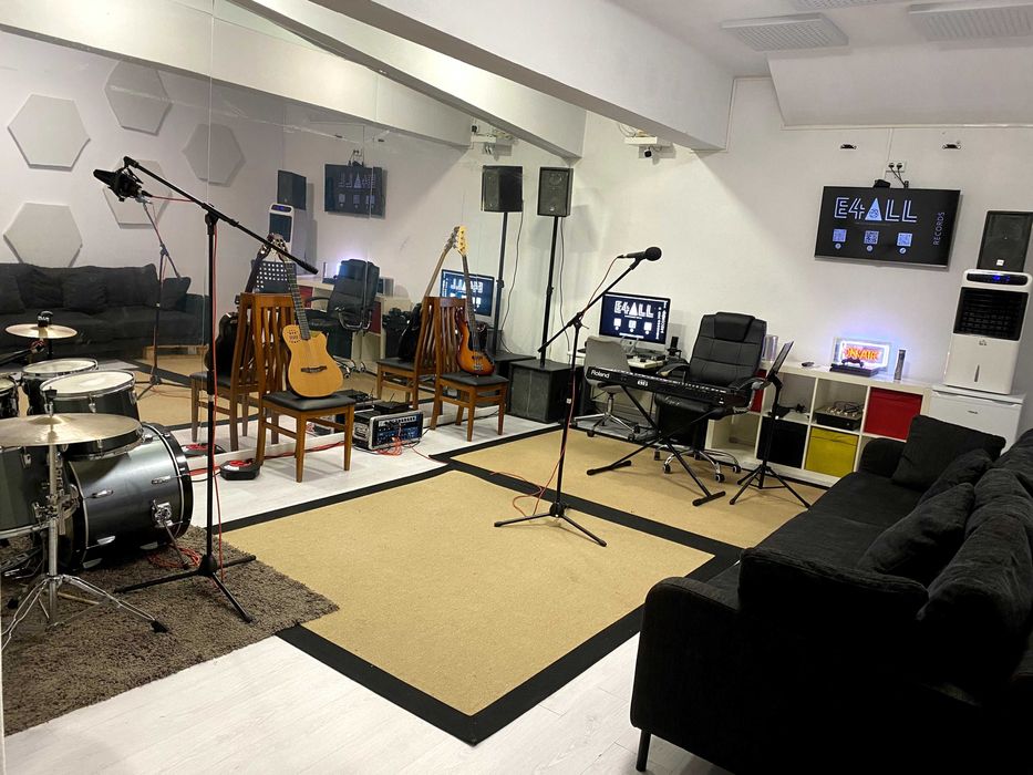 Sala de Ensaios E4ALL — equipada e bem localizada