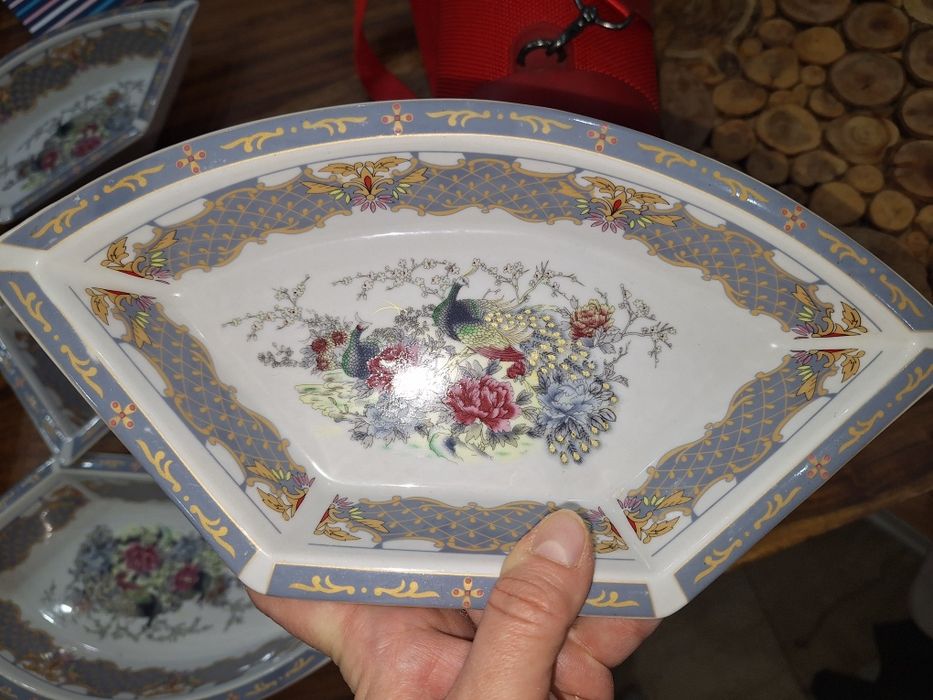 Sprzedam porcelana porcelanowy zestaw ręcznie malowany PRL retro