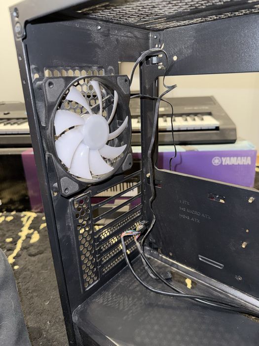 Obudowa do Pc MSI MAG Vampiric 01