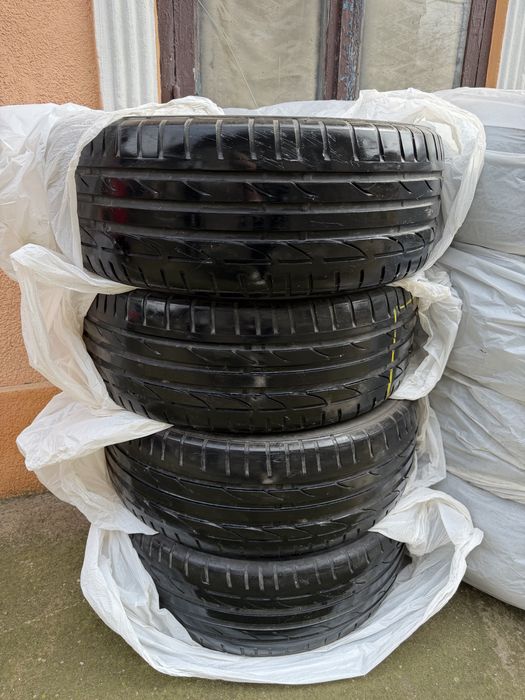 Продам 4 шини BRIDGESTONE