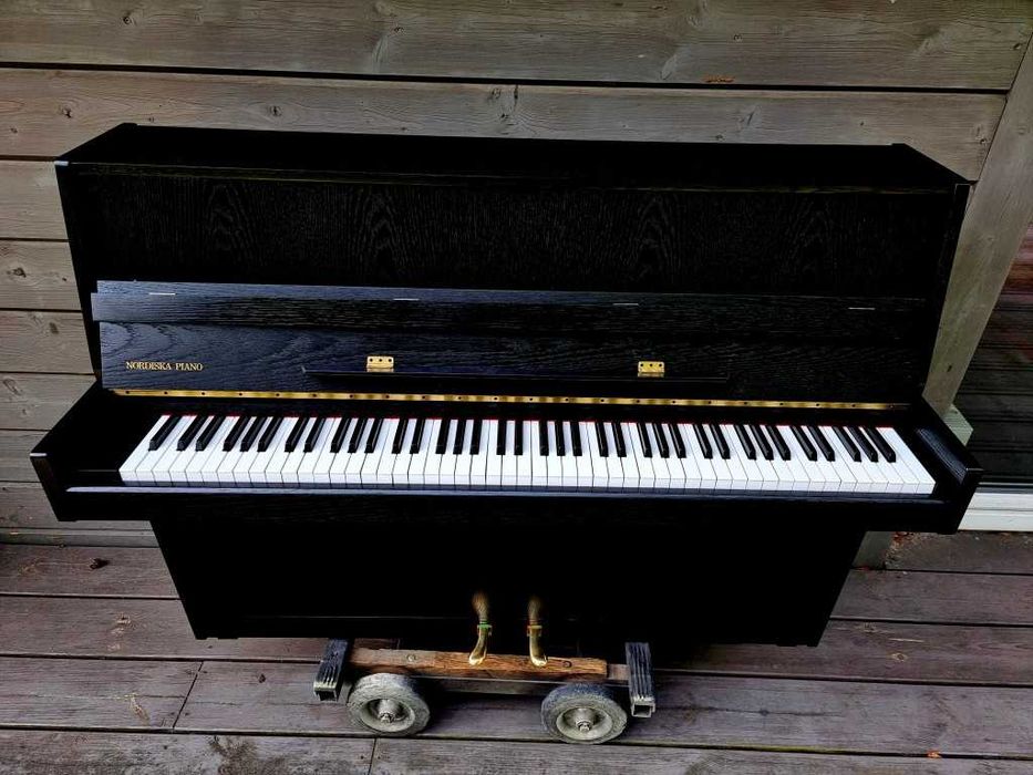 Pianino Nordiska Piano 106,5cm 1985r RENNER Czarny Matowy