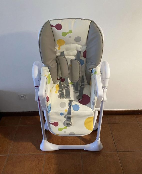 Cadeira de alimentação de bebé