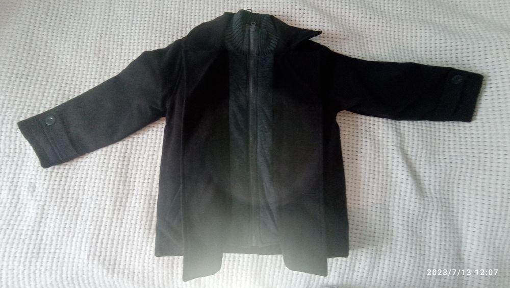 Пальто чёрное и куртка вечна-зима оранжева я  на мальчика