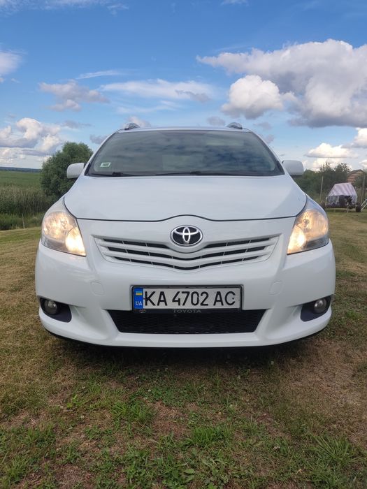 Продам Toyota Verso