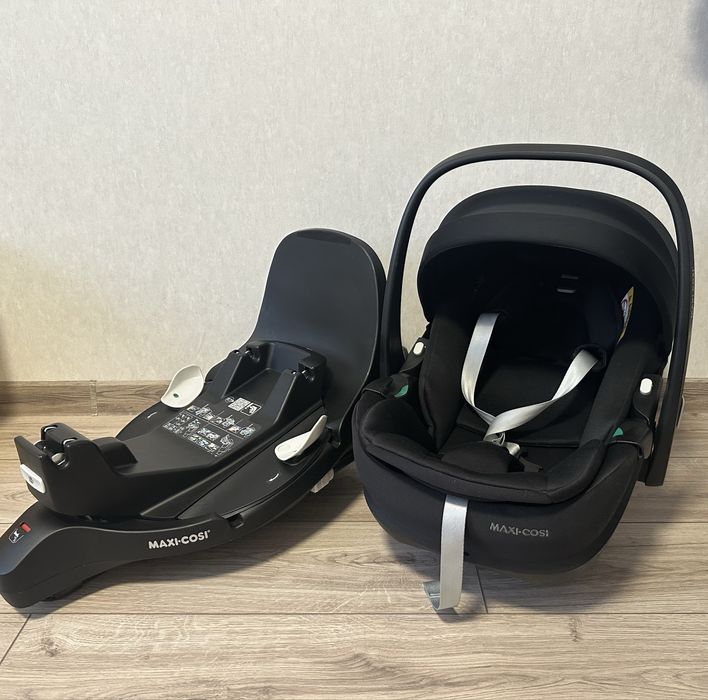 Автокрісло з базою Maxi-cosi 360