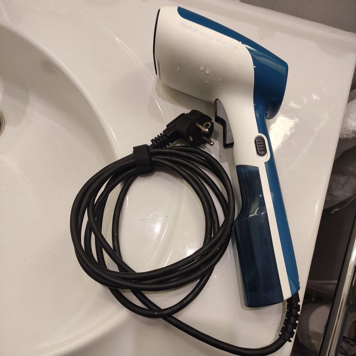 Ручной отпариватель одежды