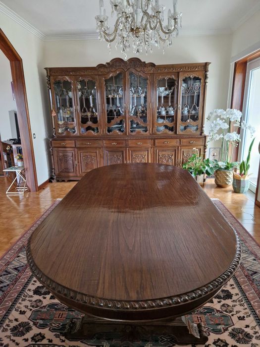 Mobilia sala de jantar seculo em optimo estado