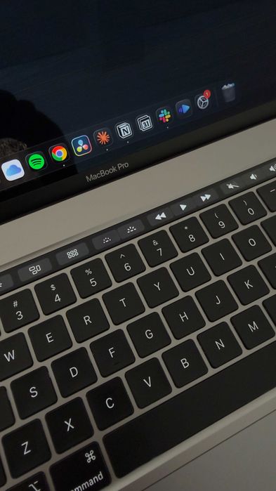 Apple MacBook Pro 2019 16" - i9 - 32 GB RAM - 1 TB SSD - AMD Radeon Pro 5500M 4 GB - cinzento espacial - teclado US - ótimo estado