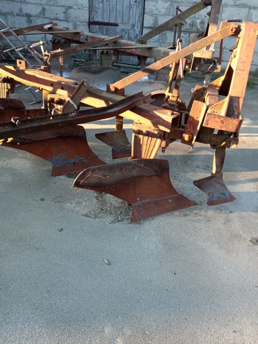 Продам Плуг ПЛН 3-35