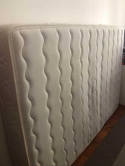 Colchão pierre cardin usado (muito bom estado) Sem etiqueta