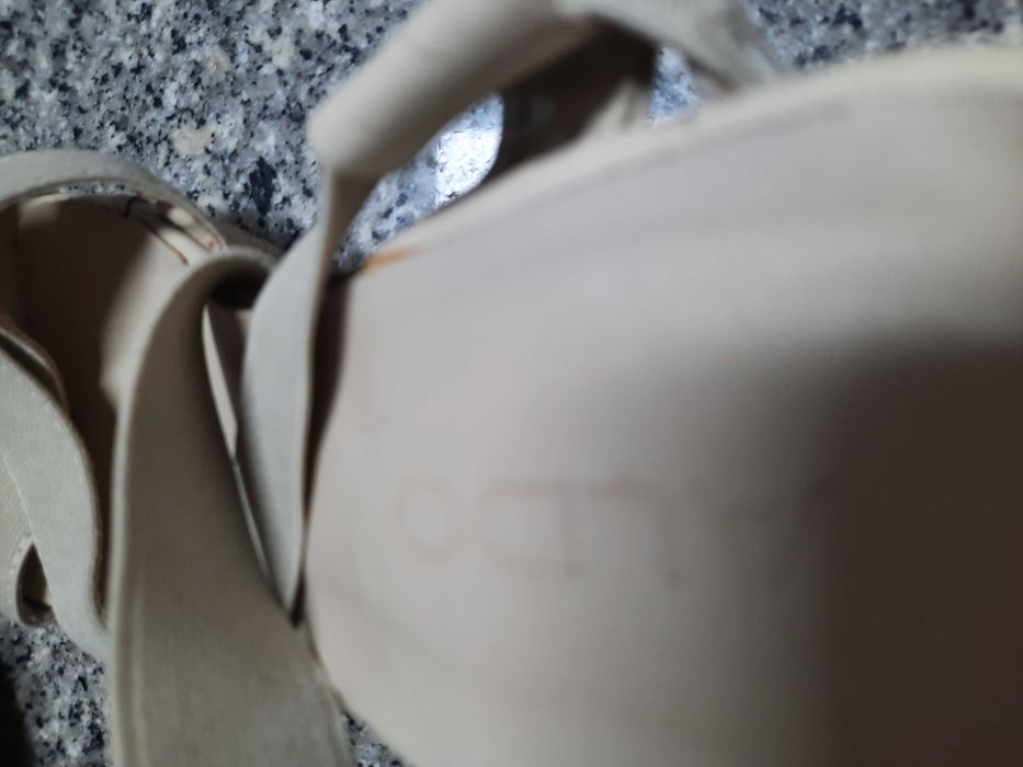 Sandálias Aldo como novas