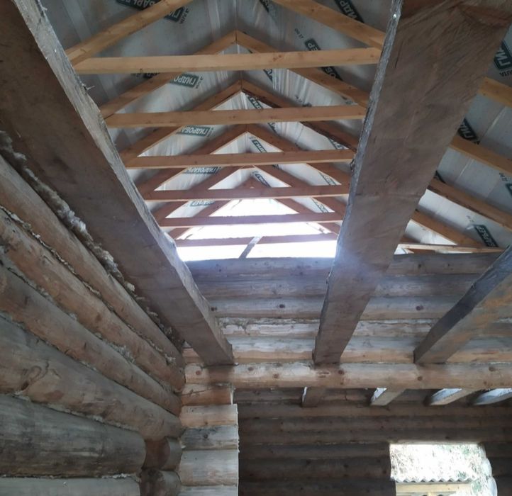 Дикий зруб у Карпатахк— свій еко-будинок у горах