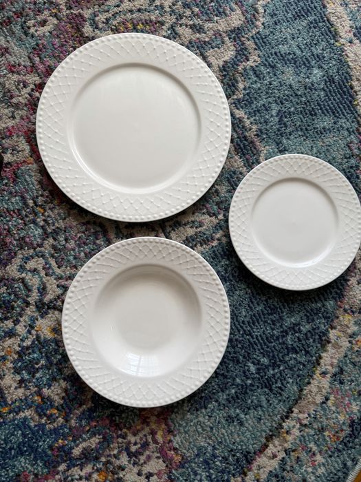 Serviço de jantar Pierre Cardin Chérie – 18 peças – Novo