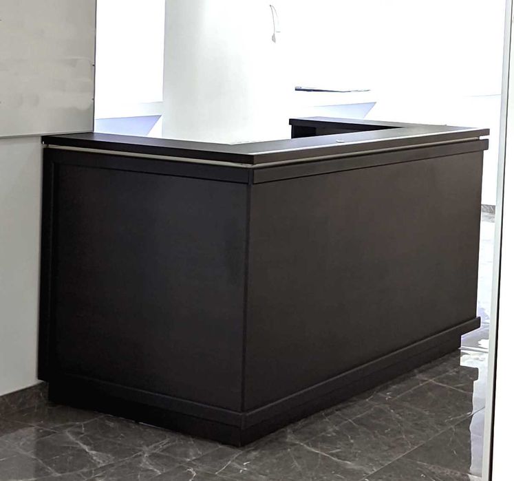 Продается рецепшн  премиум-класса для магазина, шоурума