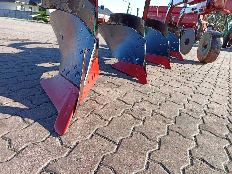 Plugi cztero skibowe Kverneland Vario.50 na skibe.