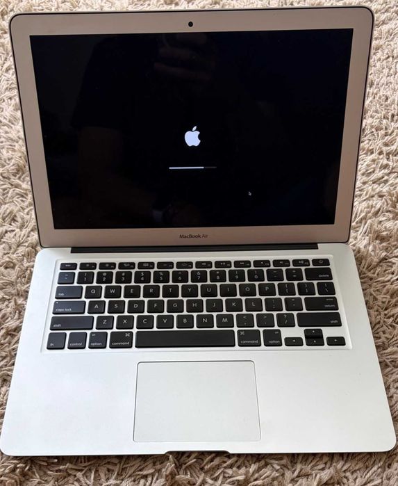 MacBook Air 13 i5 8 GB RAM 128 GB SSD