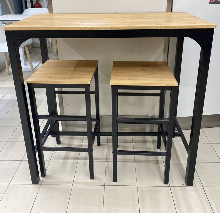 Mesa alta e bancos HOMA
