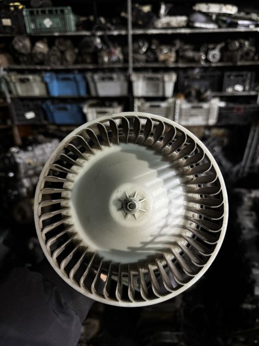 Моторчик, вентилятор пічки нісан патрол у61 nissan patrol y61