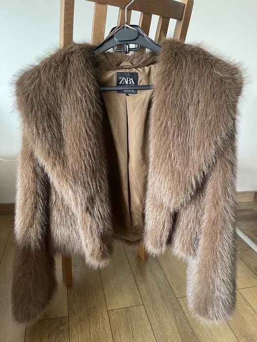 Шуба з штучного хутра zara