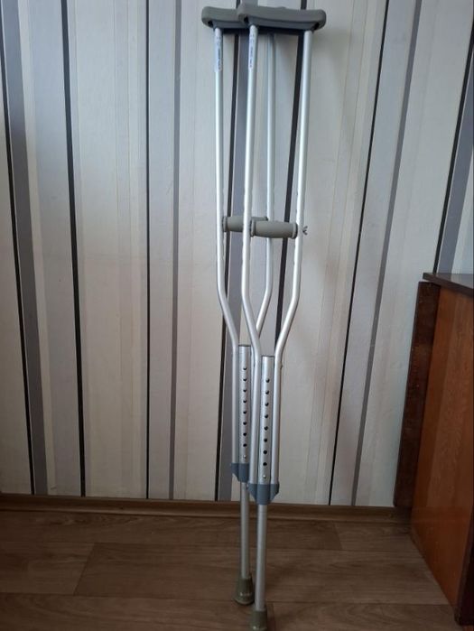 Костыли подмышечные регулируемые