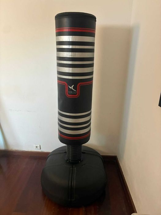 Saco de boxe autoportante novo